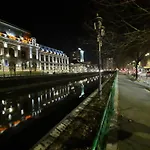 Amytis Flat Old City *