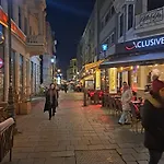 Amytis Flat Old City