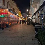Amytis Flat Old City *