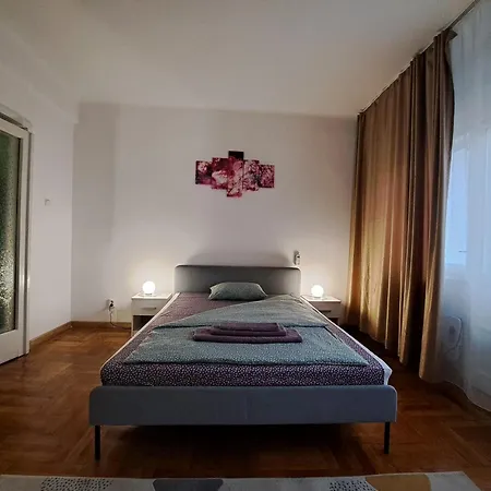 Amytis Flat Old City Apartman *