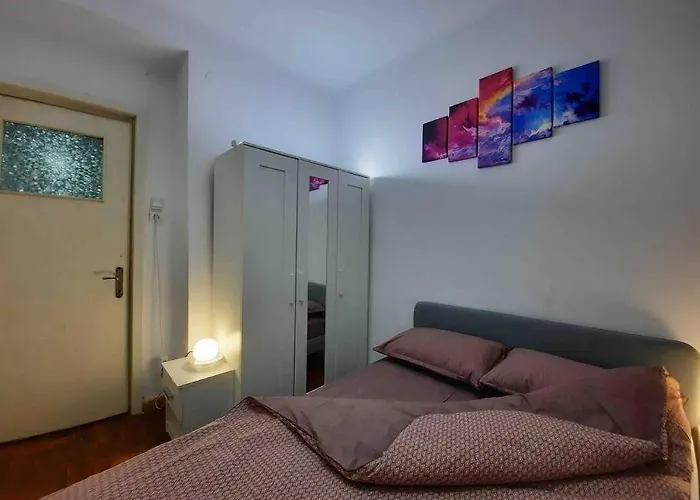 Amytis Flat Old City Apartament *