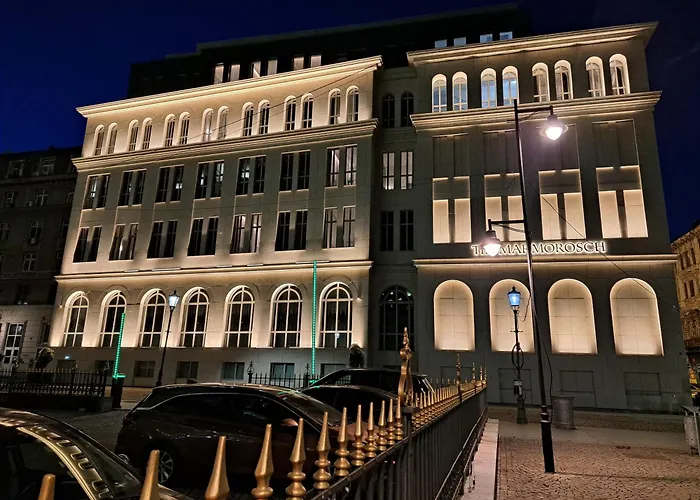 Amytis Flat Old City