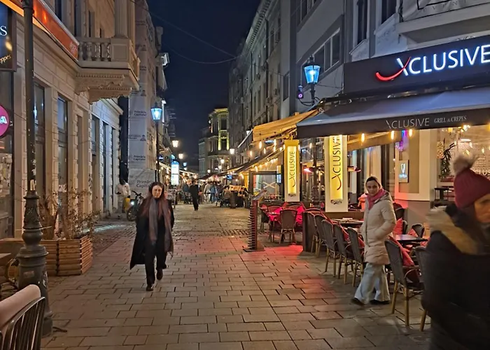 Amytis Flat Old City