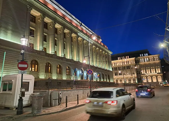 Amytis Flat Old City *