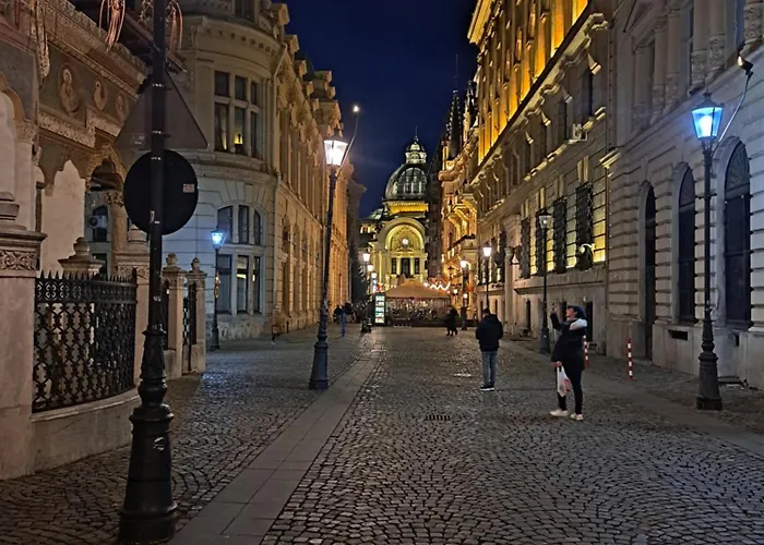 Amytis Flat Old City