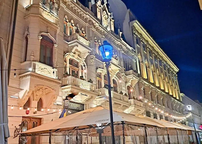 Amytis Flat Old City