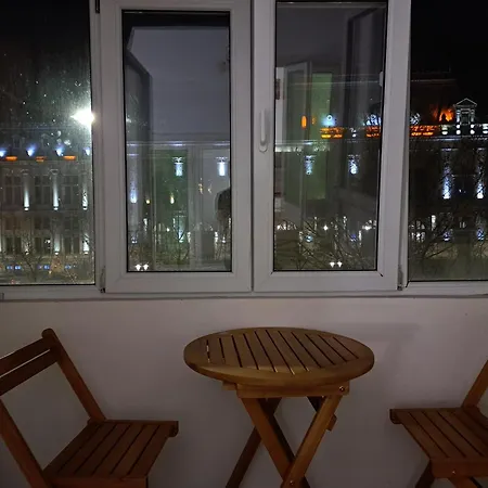 Amytis Flat Old City