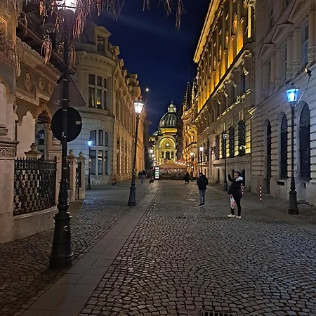 Amytis Flat Old City