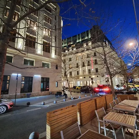 Amytis Flat Old City