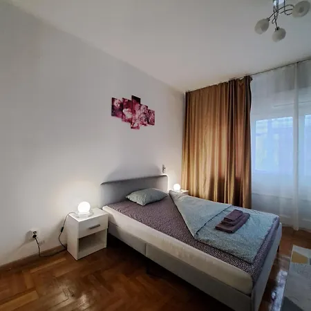 Amytis Flat Old City Apartment *